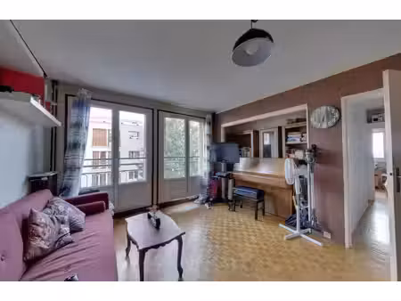 location appartement 3 pièces  55.00m²  montreuil