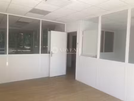 location bureaux 250 m²