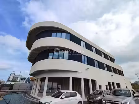 vente locaux professionnels 0 pièces 93.4 m² à sète (34200)  201 395 €