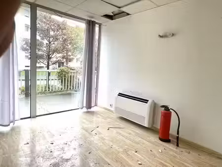 vente locaux professionnels 5 pièces 77 m² à annecy (74000)  230 000 €