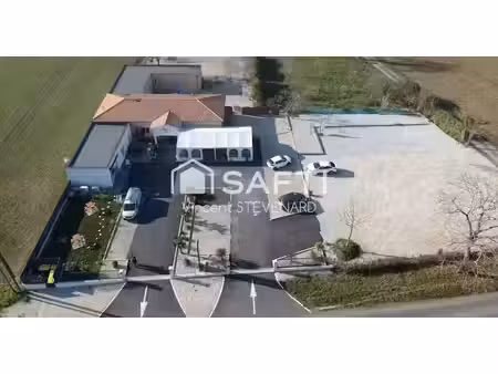 vente locaux professionnels 10 pièces 340 m² à mansle (16230)  399 000 €