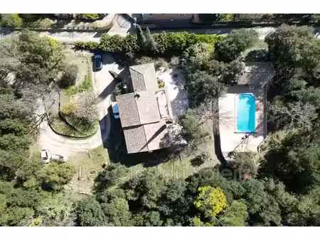 belle maison néo-provençale de 100 m² environ de plain-pied