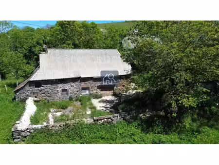 grange avec dépendances et terrain