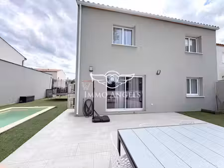 maison de 141 m² avec piscine sur une parcelle de 376 m²