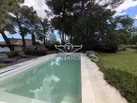 belle maison d'environ 140m2 sur terrain arbore de 1080 m2 avec