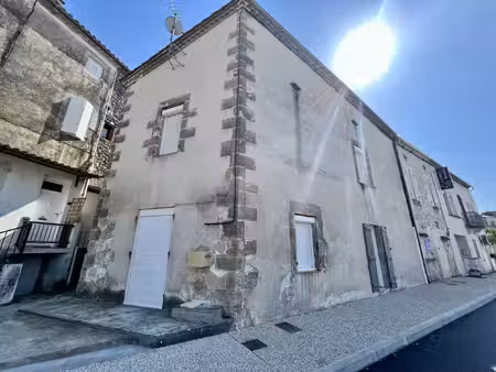 cancon  maison de village de 71 m2 avec deux chambres.