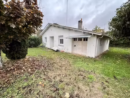 a villeneuve sur lot  maison de type 3 avec jardin et garage