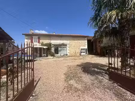 vente maison 6 pièces 200 m² à vitrac-saint-vincent (16310)  231 000 €
