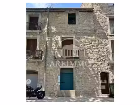 ensemble immobilier : appartement + local commercial