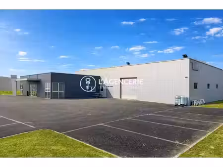 terssac  bâtiment de 650 m² mixte bureaux et atelier