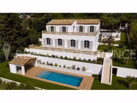 villa de luxe à louer dans le quartier village-le val-cabrieres