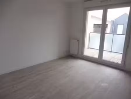 location appartement 2 pièces à séné (56860) : à louer 2 pièces / 42m² séné