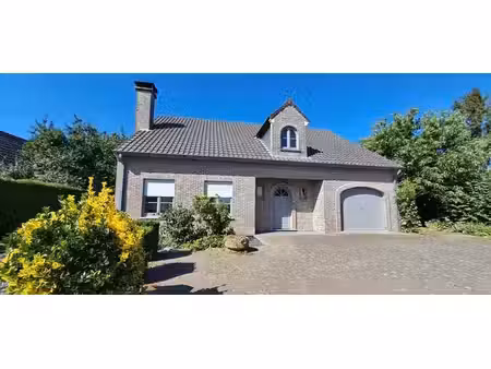 charmante maison de campagne 4 ch. jardin fleuri garage