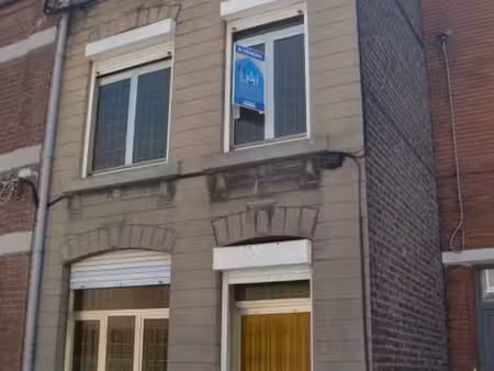 maison d'habitation 2 façades avec jardin dans centre ville