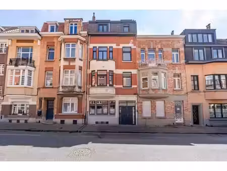 maison de maitre (6ch/3sdb/1bur) de ± 331m² avec jardin
