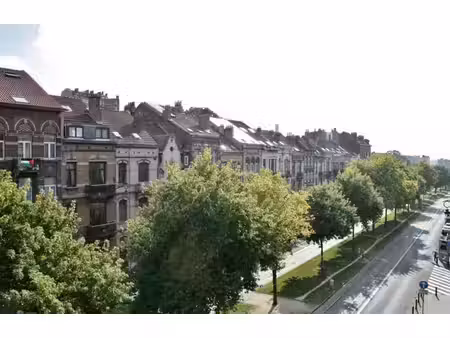 lumineux appartement convient pour 2 etudiant(e)s en coloc