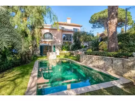 villa de luxe à vendre dans le quartier ponteil