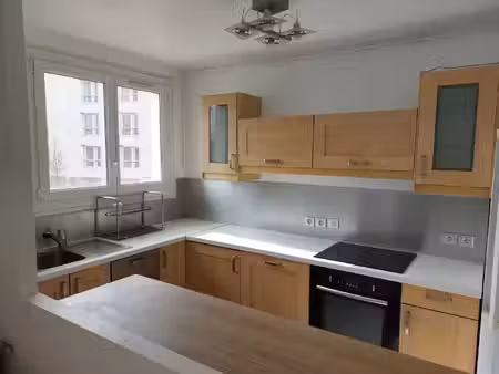 location appartement 2 pièces 42 m² à lyon 8 (69008)