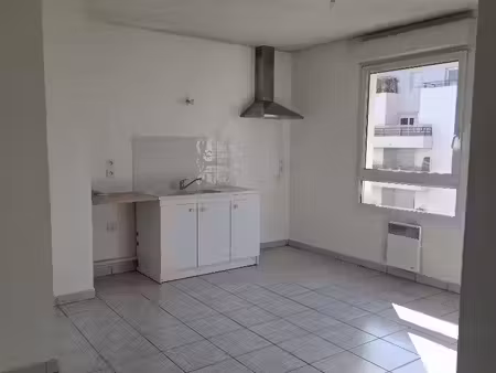 location appartement 2 pièces 47 m² à lyon 9 (69009)