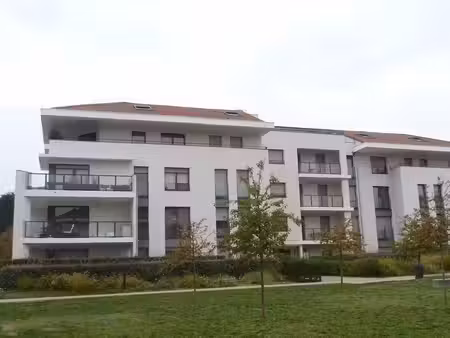 location appartement 2 pièces 37 m² à saint-genis-laval (69230)