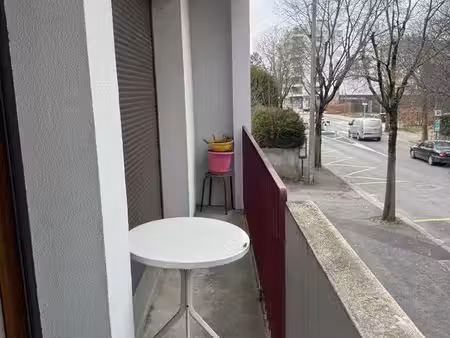 1pièce - 27 m² - 1er étage