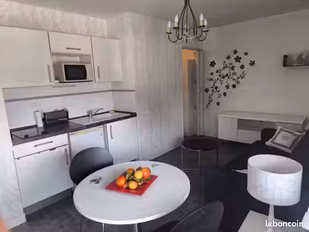 studio avec place de parking proche centre ville