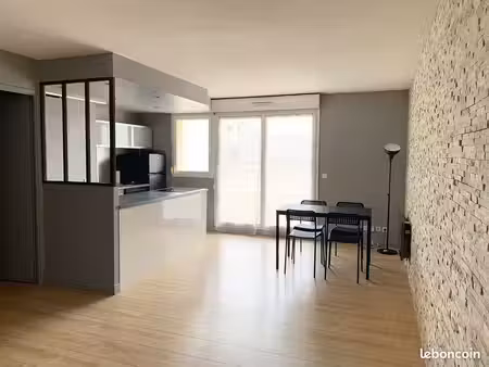 appartement t2 - 47m² chartrons / les hangars