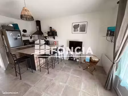 studio 1 pièce 27 m²