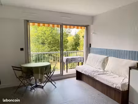 studio 1 pièce 30 m²