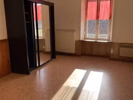 pontarlier f1 41m2 très bien situé pour etudiants ( également en contrat de professionalis