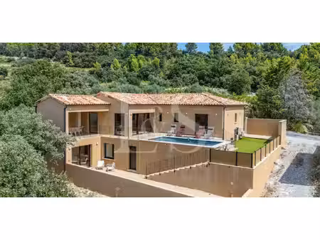 villa avec piscine et terrasse vacqueyras (84)