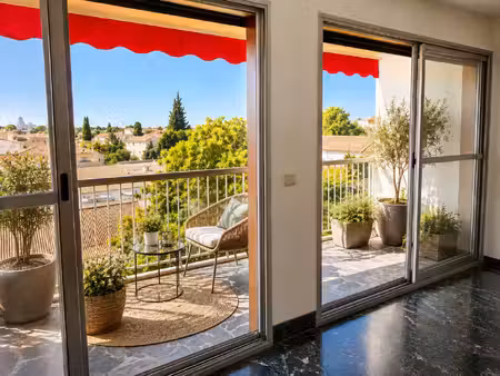 appartement de 3 chambres avec garage et terrasse à arles da