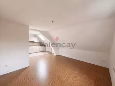 pulversheim  f3 au 1er étage dans une maison avec garage