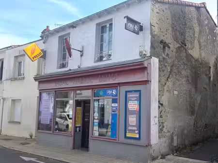 commerce + logement à champtoceaux