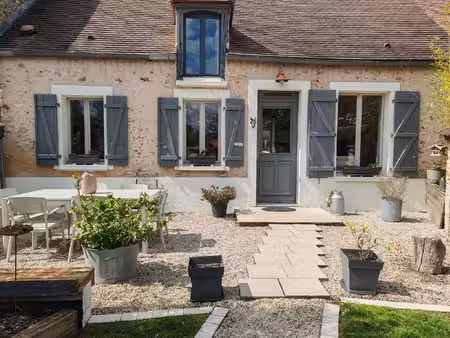 maison de village renovee - pleine de charme - avec jardin -