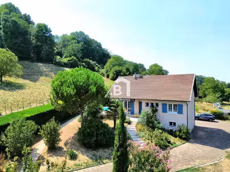 maison traditionnelle 145 m2 | sous-sol complet | piscine |