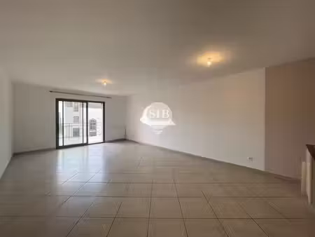 studio avec terrasse - loyer : 626 € + 29 €