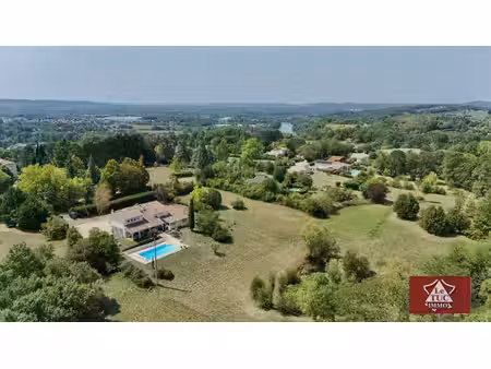 maison 305 m²