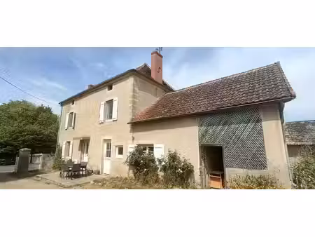 belle maison avec grandes dépendances et terrain