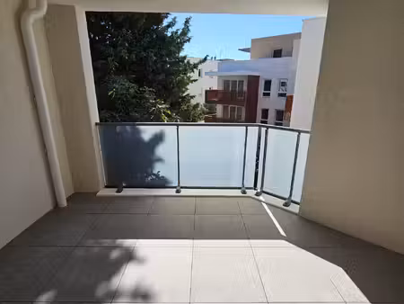 t3 de 63 15 m2 avec terrasse et parking quartier le sablas