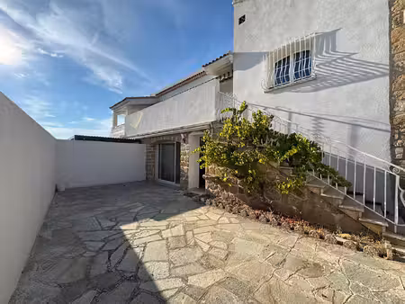 lancon provence - appartement t3 meuble+ terrasse + cave + stationnement -70.89m270.89m²