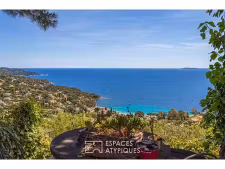maison entre ciel et mer avec vue contemplative