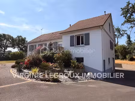 maison de 135 m² à saint-pierre-la-cour