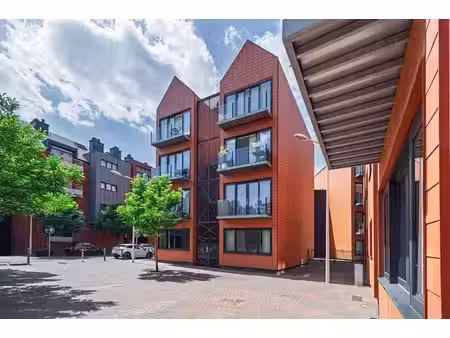 appartement une chambre avec parking bien situé!