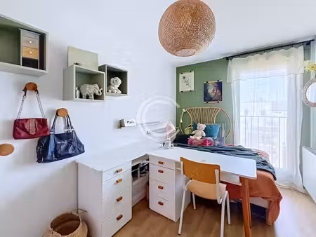 chambre meublee chez une famille