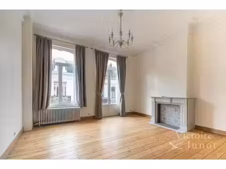 belle maison de caractère 4 chambres à louer cinquantenaire