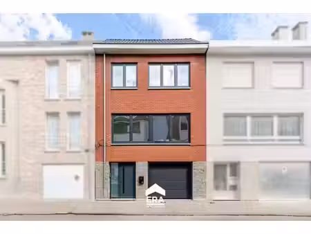 élégante maison 4 chambres avec garage et jardin