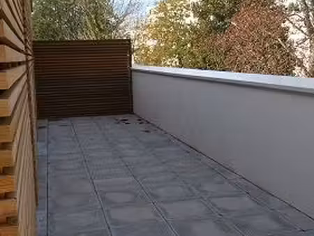 beau t4 avec terrasse et parking