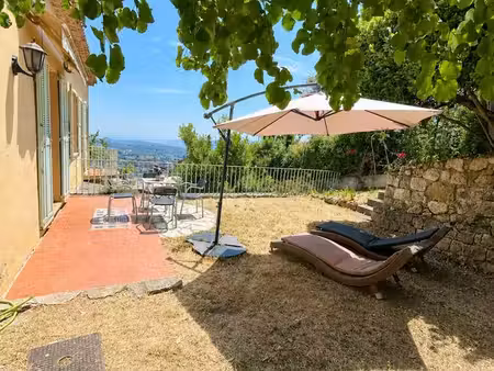 studio meublé avec jardin et vue mer
