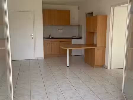 agréable t2 non meublé en rdc surélevé centre de balma (place de france)